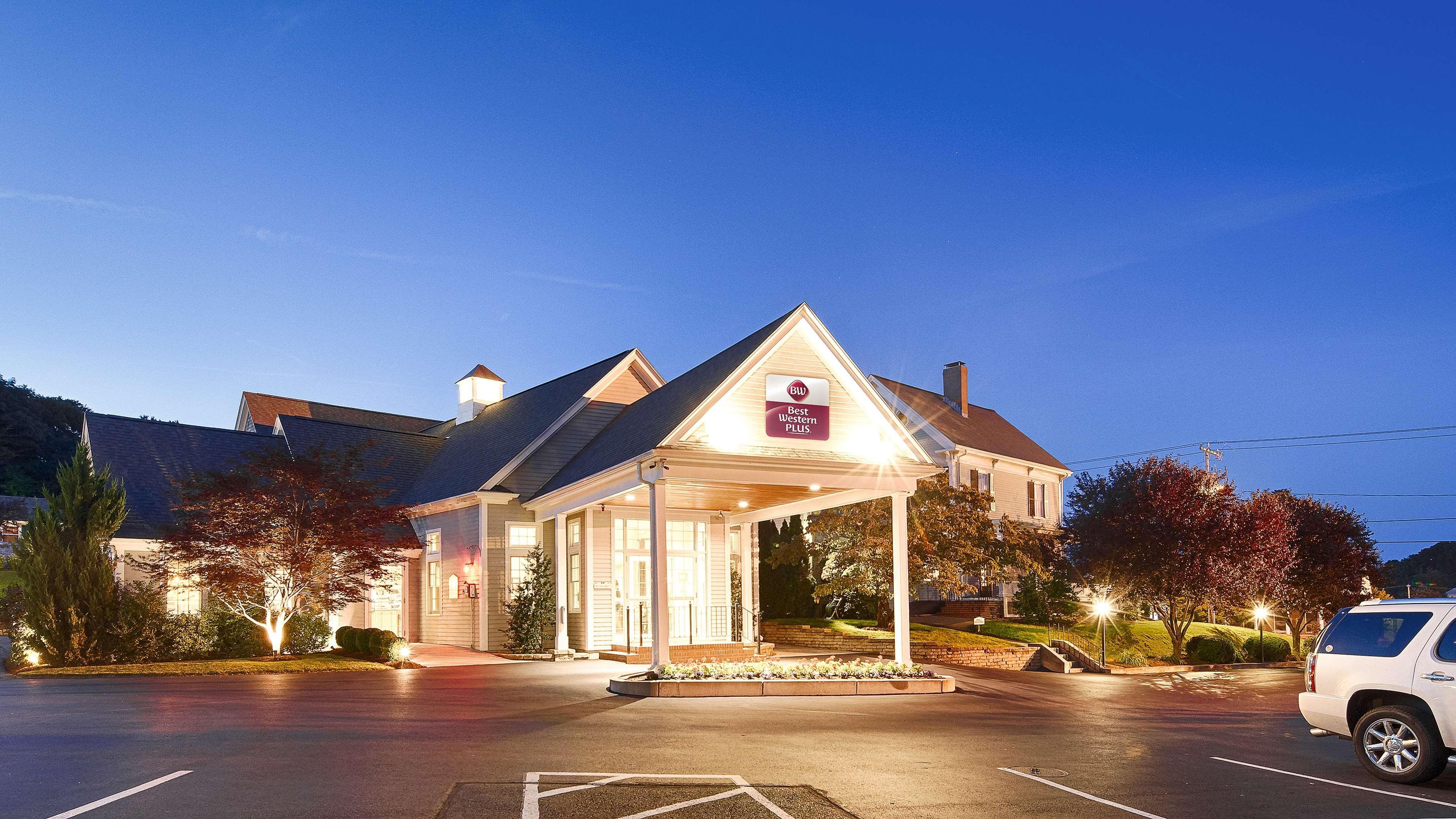 Best Western Plus Cold Spring Plymouth Exterior photo